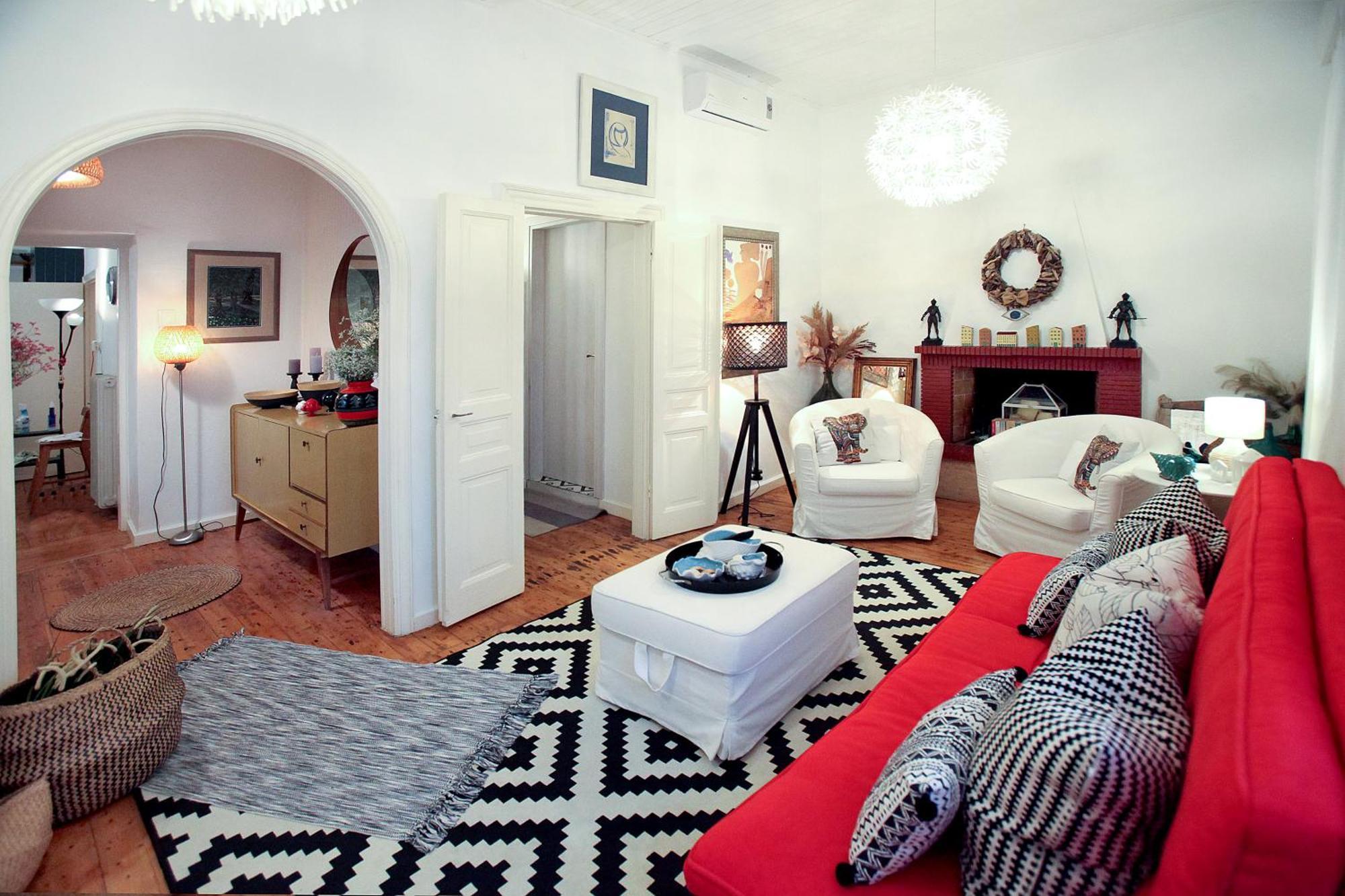 The Red House In Dassia Екстериор снимка